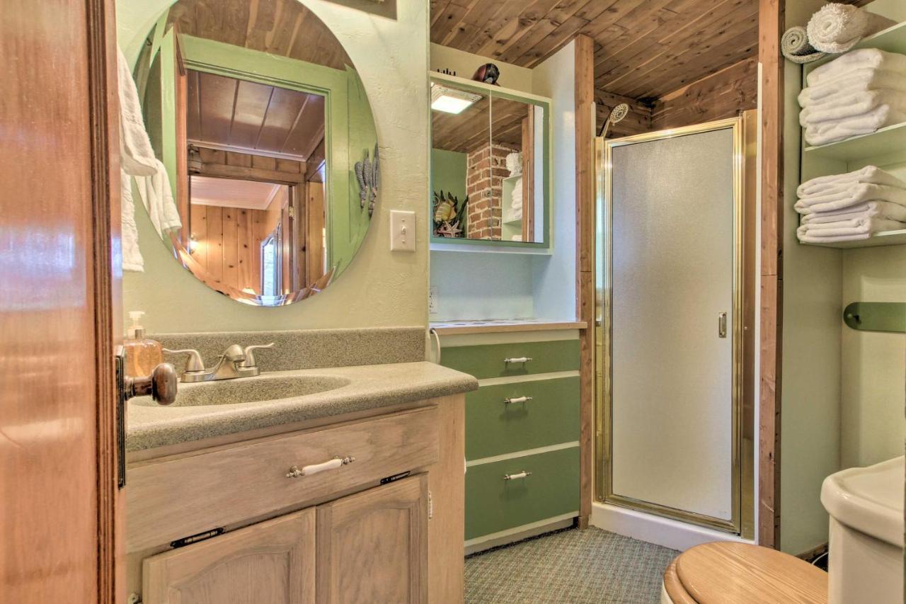 Cozy Home With Hot Tub Half Mi To Salmon River! Экстерьер фото