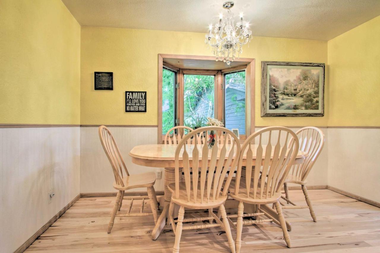 Cozy Home With Hot Tub Half Mi To Salmon River! Экстерьер фото